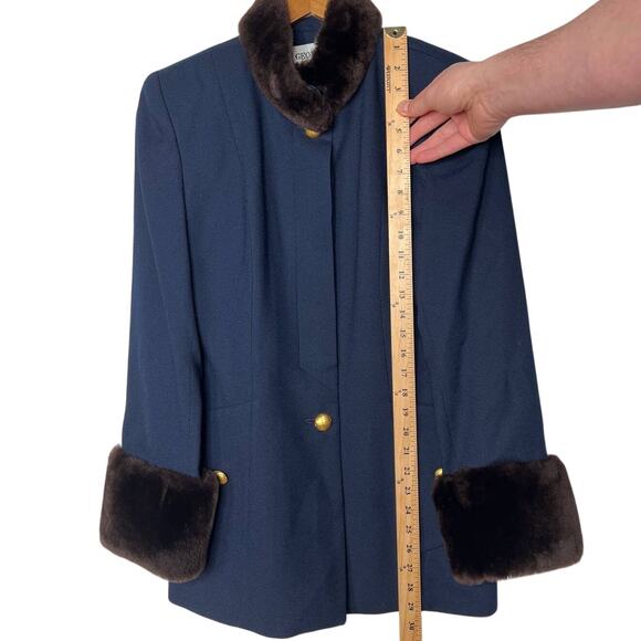 Neiman Marcus 6 LUXURY 100% Wool Coat $790 Faux Fur Trim Gold Buttons Navy Blue - Picture 5 of 9